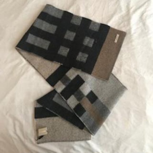 NWT Burberry Wool and Cashmere Color Block Mega Check Blanket Scarf - Picture 1 of 11